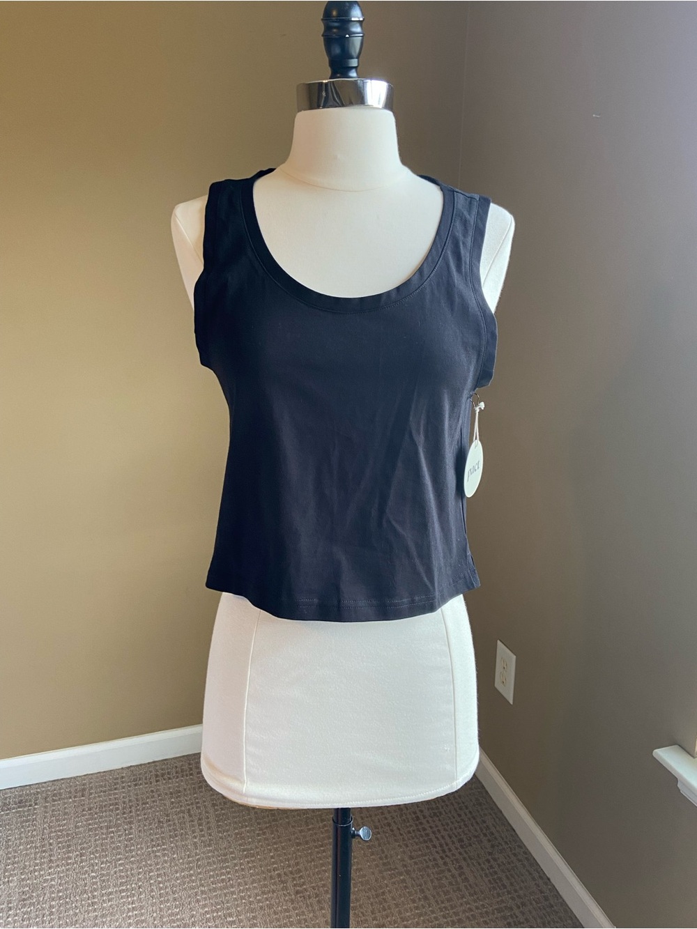 Pact Black Scoop Neck Women's Semi Crop Tank- Large- Minimalist‎